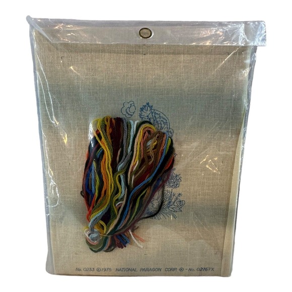 1975 Paragon Needlecraft Crewel #0233Hummel Peasant Boy 9" x 12" Vintage NOS - Picture 3 of 3